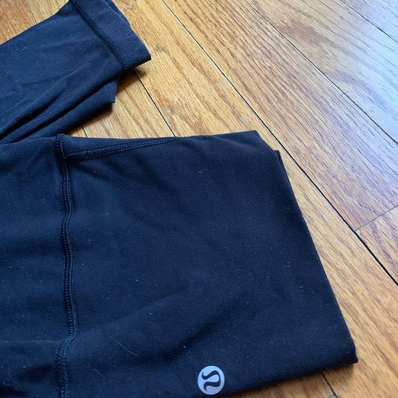 Women’s align Cropped - Picture 3 of 3